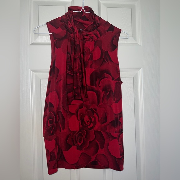 🌹 Express Blooming Roses Top - Picture 2 of 6